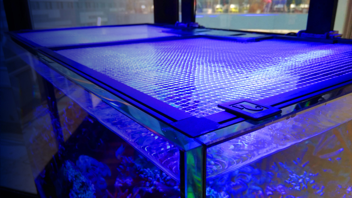 Red Sea DIY Aquarium-Netzabdeckung – montiertes Hersteller-Anwendungsbeispiel, kein Lieferumfang
